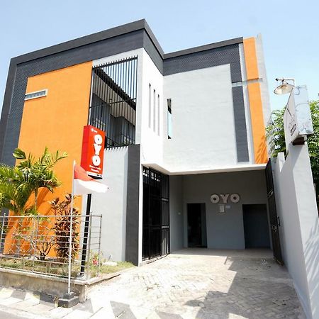 Oyo 1316 Mentari Family Homestay Probolinggo Eksteriør billede