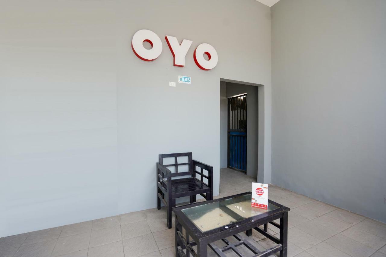 Oyo 1316 Mentari Family Homestay Probolinggo Eksteriør billede