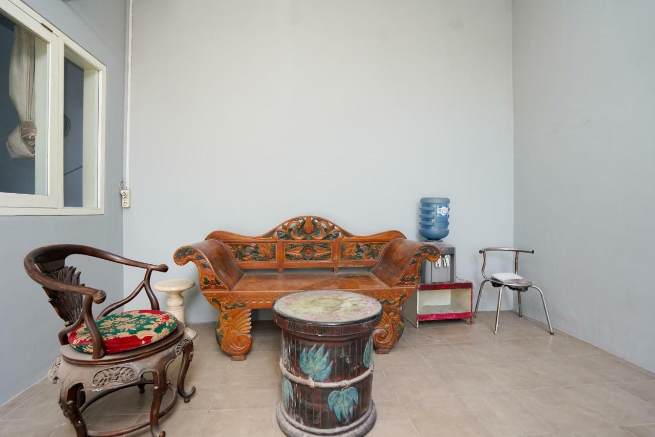 Oyo 1316 Mentari Family Homestay Probolinggo Eksteriør billede