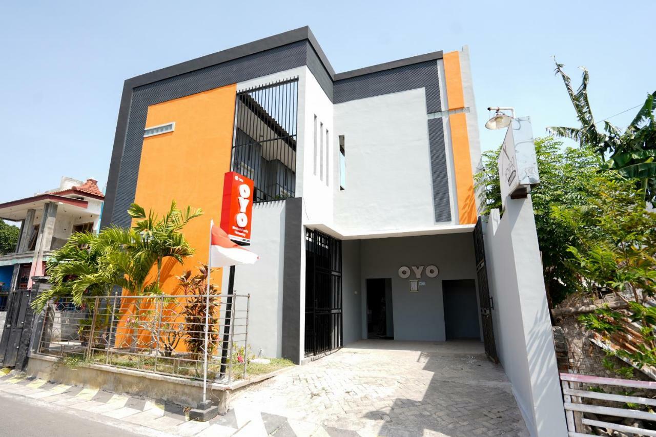 Oyo 1316 Mentari Family Homestay Probolinggo Eksteriør billede